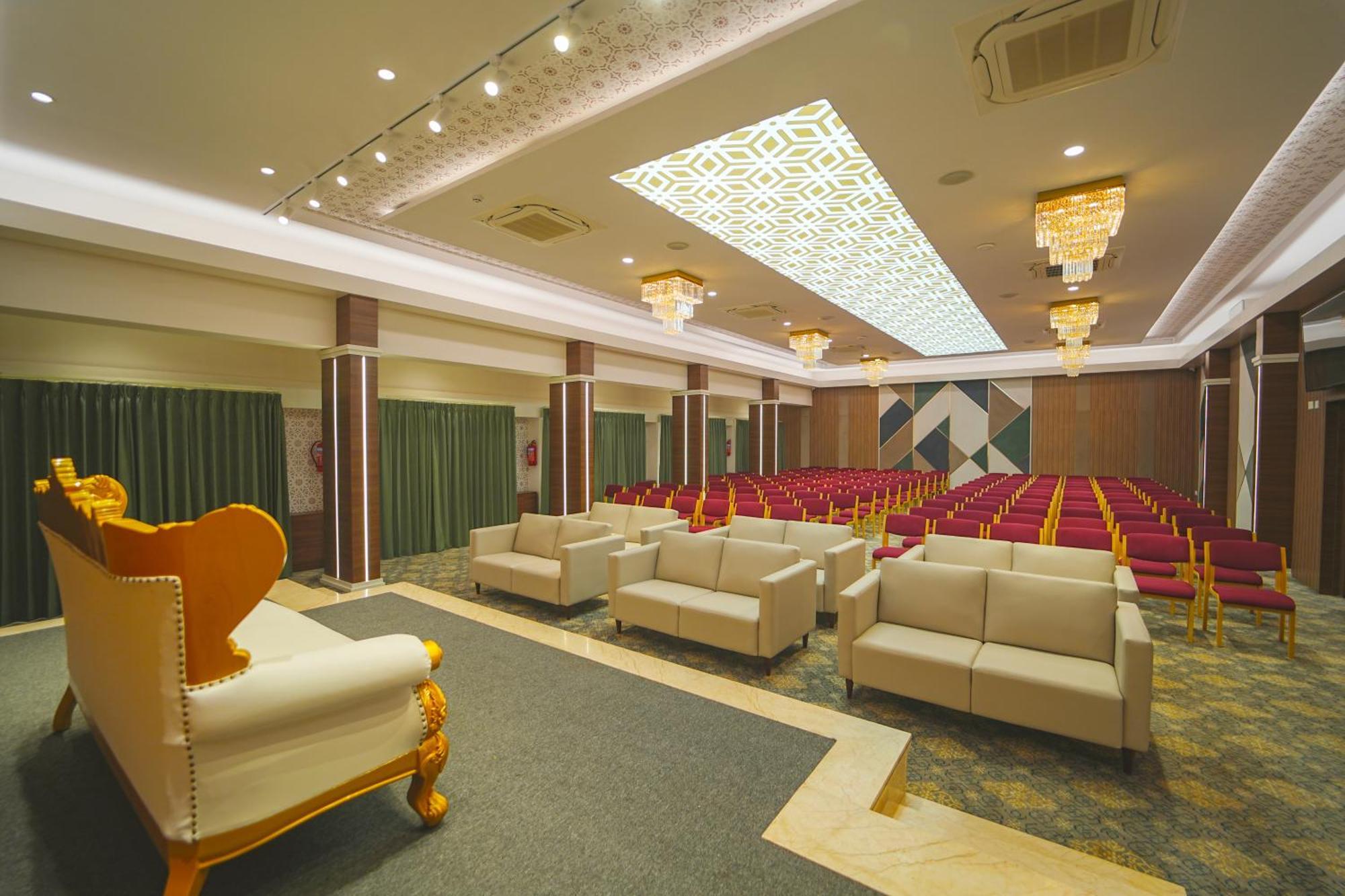 Highland Hotel Бангалор Екстериор снимка