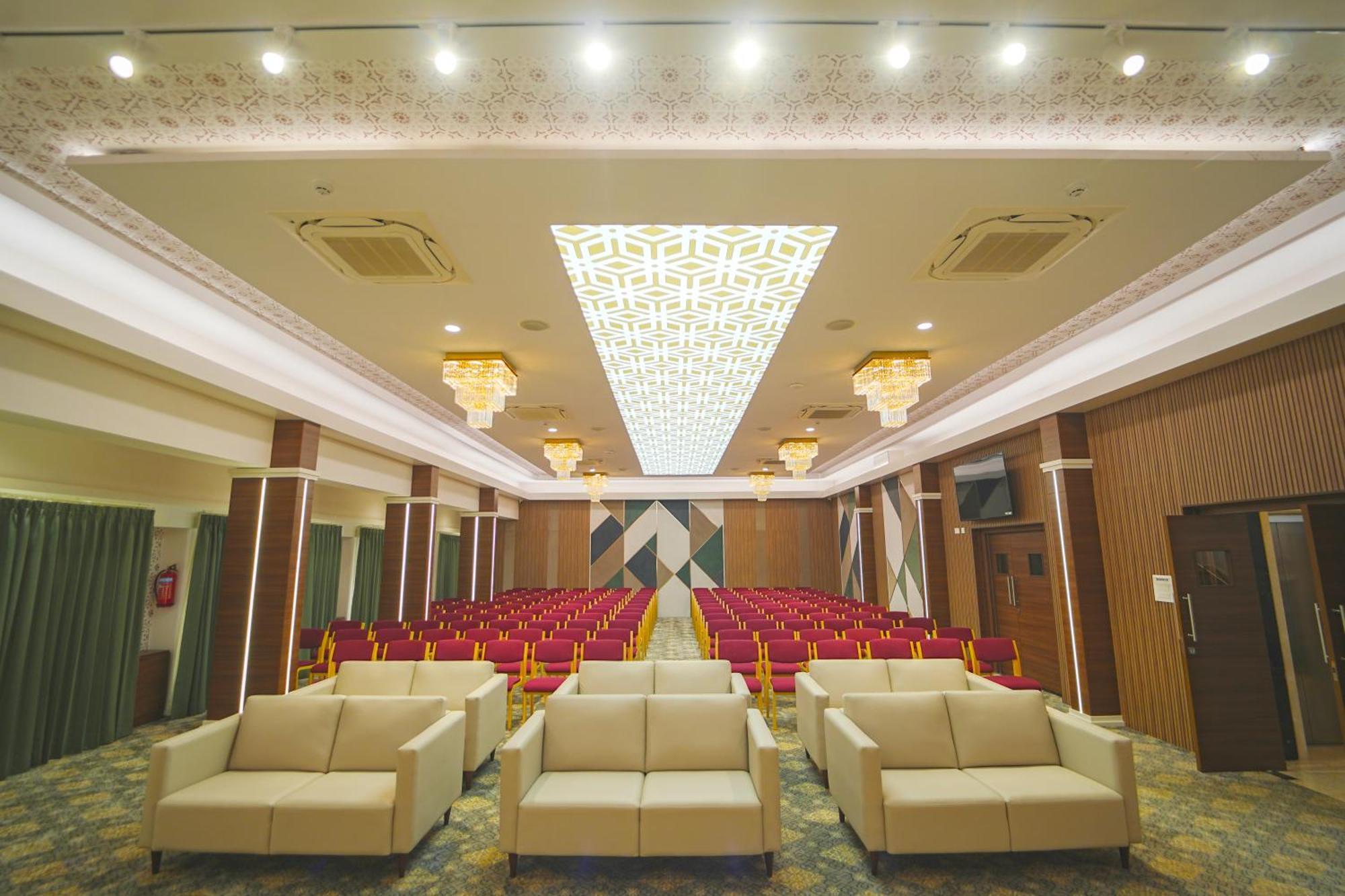 Highland Hotel Бангалор Екстериор снимка